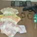 Polícia Civil prende três na Baixada do Sol por tráfico e porte ilegal de arma