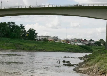 Rio Acre sobe mais de 15 cm em 24 horas e se aproxima dos 2 metros na capital