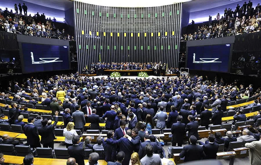 Deputadas do Acre estão na lista de parlamentares com menos de 75% de presença no plenário da Câmara