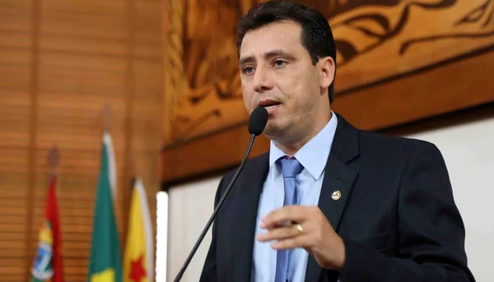 Deputado Jairo Carvalho apresenta projeto de lei que incentiva boas práticas no trânsito