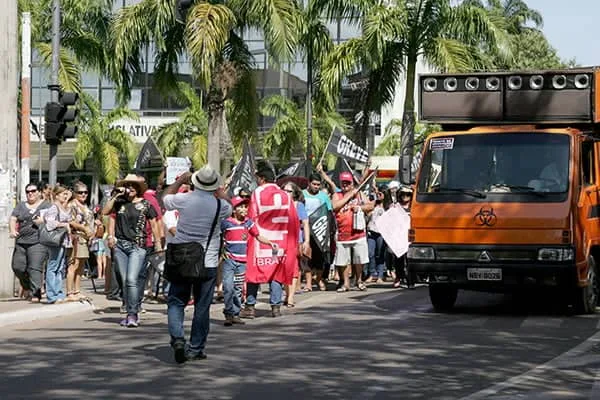 Concentração foi em frente ao Palácio Rio Branco. (Foto: Odair Leal/ A GAZETA)
