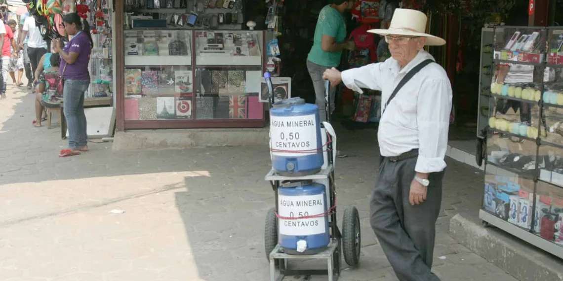 Água, suco, sorvete são produtos  consumidos nos dias de calor. (Foto: Odair Leal/ A GAZETA)