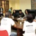 Grevistas pedem apoio dos deputados estaduais. (Foto: Divulgação)