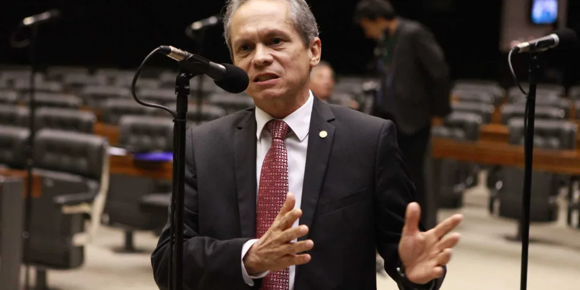 Angelim cobra na Câmara que obras na pista do aeroporto não sejam apenas paliativas