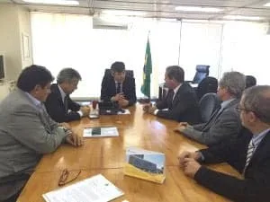 Governador se reuniu com representantes do Dnit em Brasília. (Foto: Cedida)