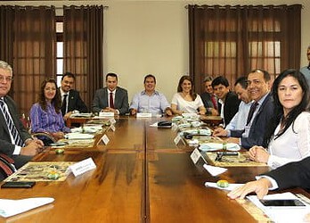 Deputados foram atualizados sobre projetos de governo. (Foto: Secom Acre)