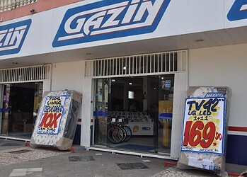 Dupla armada invade e assalto funcionários da Loja Gazin do Bosque