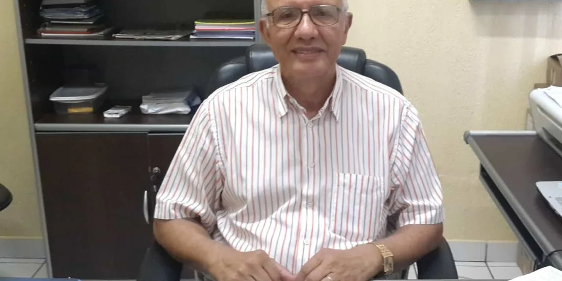O psiquiatra Paulino aponta dois extremos da bipolaridade: a euforia e a depressão. (Foto: Bruna Melo/ A GAZETA)