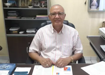 O psiquiatra Paulino aponta dois extremos da bipolaridade: a euforia e a depressão. (Foto: Bruna Melo/ A GAZETA)