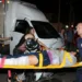 Motorista de caminhão avança semáforo e atropela motociclista