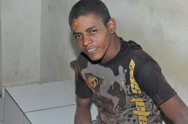 Homem tenta roubar caixa de fruta no Ceasa para trocar por drogas