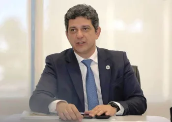 Rogério Carvalho explica que o Acre será participativo no debate nacional sobre o SUS, devido ao índice da população que usa o sistema. (Foto: Karina Zambrana)