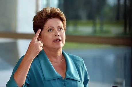 DF - DILMA/COLETIVA  - POLÍTICA - A presidente Dilma Rousseff durante entrevista coletiva no Palácio da Alvorada,  em     Brasília, neste domingo.      21/09/2014 - Foto: ANDRÉ DUSEK/ESTADÃO CONTEÚDO