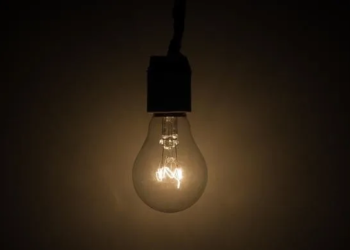 Aneel propõe redução de 18% no valor adicional cobrado nas contas de luz