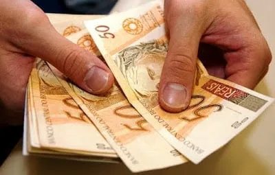 Governo federal propõe salário mínimo de R$ 865,50 em 2016