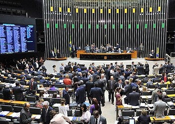 Câmara quer punir quem fala mal de político na internet