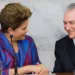 DF - DIPLOMAÇÃO/DILMA  - POLÍTICA - A presidente eleita Dilma Rousseff (PT) é cumprimentada pelo seu vice Michel Temer   (PMDB), durante a cerimônia de diplomação dos dois no plenário do TSE, em Brasília, nesta sexta-feira. Dilma recebeu do ministro Ricardo   Lewandowski, presidente do Tribunal Superior Eleitoral (TSE), Ricardo Lewandowski, o diploma para exercer o mandato a partir de 1º de   janeiro, quando será realizada a cerimônia de posse no Congresso Nacional.    17/12/2010 - Foto: DORIVAN MARINHO/FOTO ARENA/AE