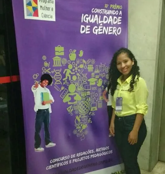 Saria Soares é aluna da escola Doutor Djalma da Cunha Batista. ( FOTO: ACCIOLY GOMES)