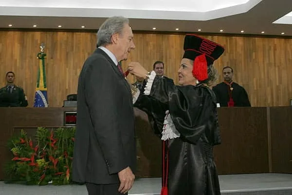Lewandowski lançou projeto e depois recebeu o Colar do Mérito da presidente do TJ. (Foto: Odair Leal/ A GAZETA)