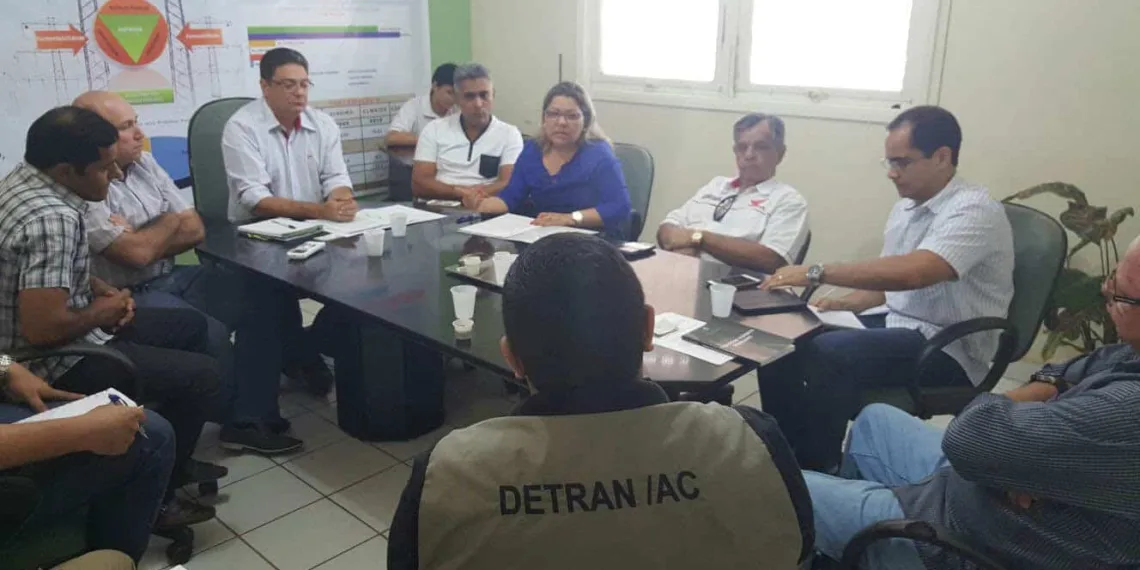 Reunião serviu para discutir leis de transporte de cargas. (Foto: Cedida)