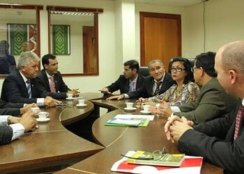 Comissão aprova projeto de lei que regulamenta tempo máximo de espera no Detran