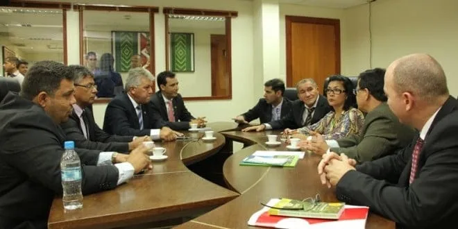 Comissão aprova projeto de lei que regulamenta tempo máximo de espera no Detran