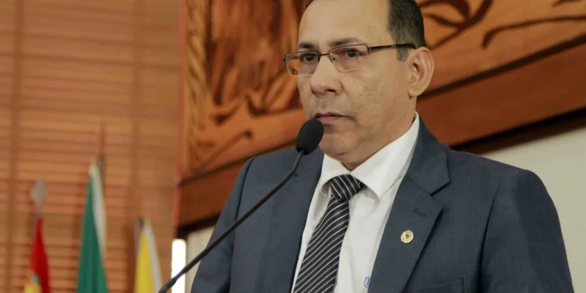 Deputado comemora aprovação de PL que beneficia portadores de hepatites B e C