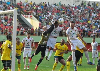 Rio Branco ficou em situação complicada na 4ª divisão do Campeonato Brasileiro. (Foto: Manoel Façanha)