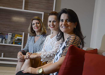 Cerimonialistas Izabel Barros, Lina Grasiela e Renata Peiró falam sobre a profissão. (Foto: Odair Leal/ A GAZETA)