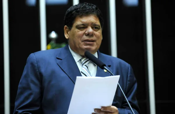 Deputado Flaviano Melo reforça combate à onda de violência