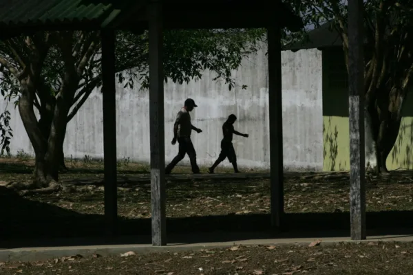 Adolescentes ameaçam agentes e tentam fugir do Centro Socioeducativo Aquiry