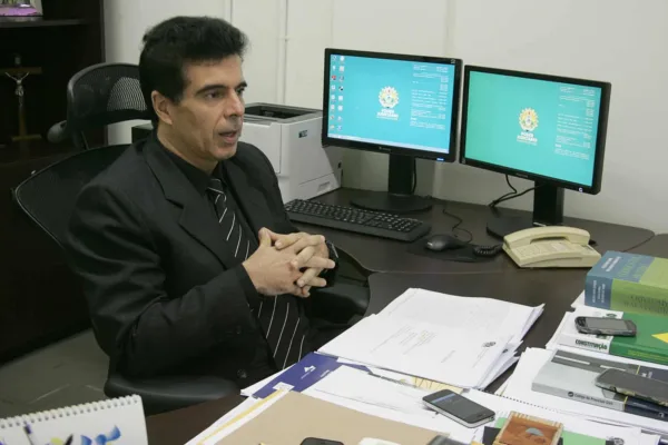 “Minha intenção não era censurar a imprensa. Peço desculpas”, falou o juiz Marcelo Badaró