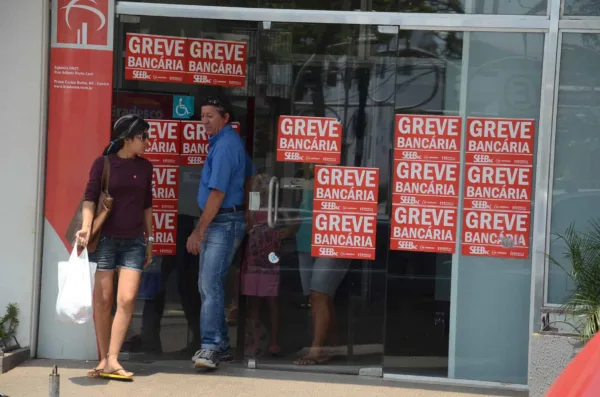 Há duas semanas em greve, bancários ainda não tem agenda de negociação