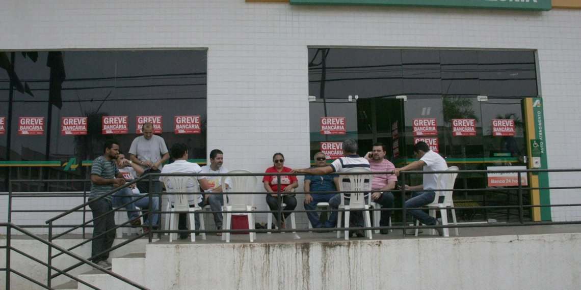 Correntistas reclamam da greve dos bancários