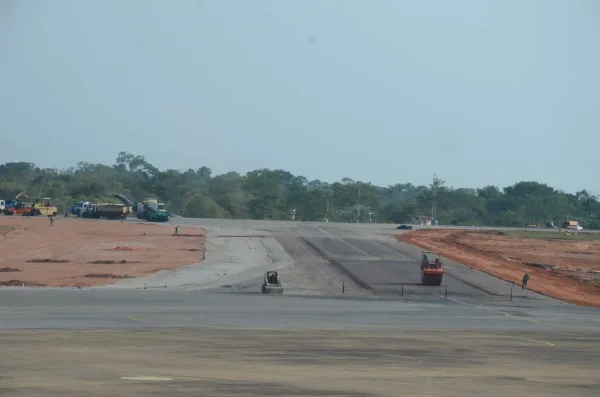 Aeroporto fechou temporariamente devido a falha na pista