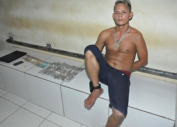 PM prende homem com 370 tabletes de maconha e dinheiro