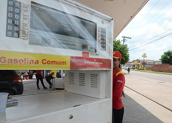 Combustível e gás de cozinha deverão sofrer novo reajuste até dezembro