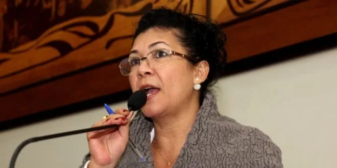 Deputada repudia cobrança de emolumentos para blogueiros acreanos atuarem