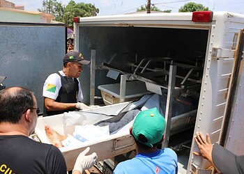 Filho do líder João Eduardo é executado dentro de comércio, no bairro da Pista 17 O comerciante João Souza do Nascimento foi assassinado com seis tiros ontem