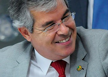 Senador pede explicações ao governo federal acerca de preço de combustível no Acre