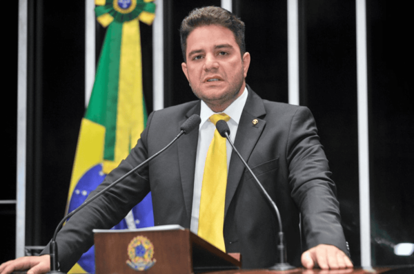 'Com prefeituras quebradas, escolas podem fechar as portas', adverte Gladson Cameli