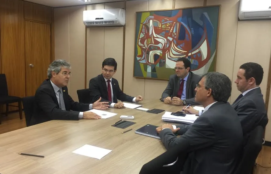 Audiência com ministro do Planejamento trata da redução de ICMS para aviação no Brasil