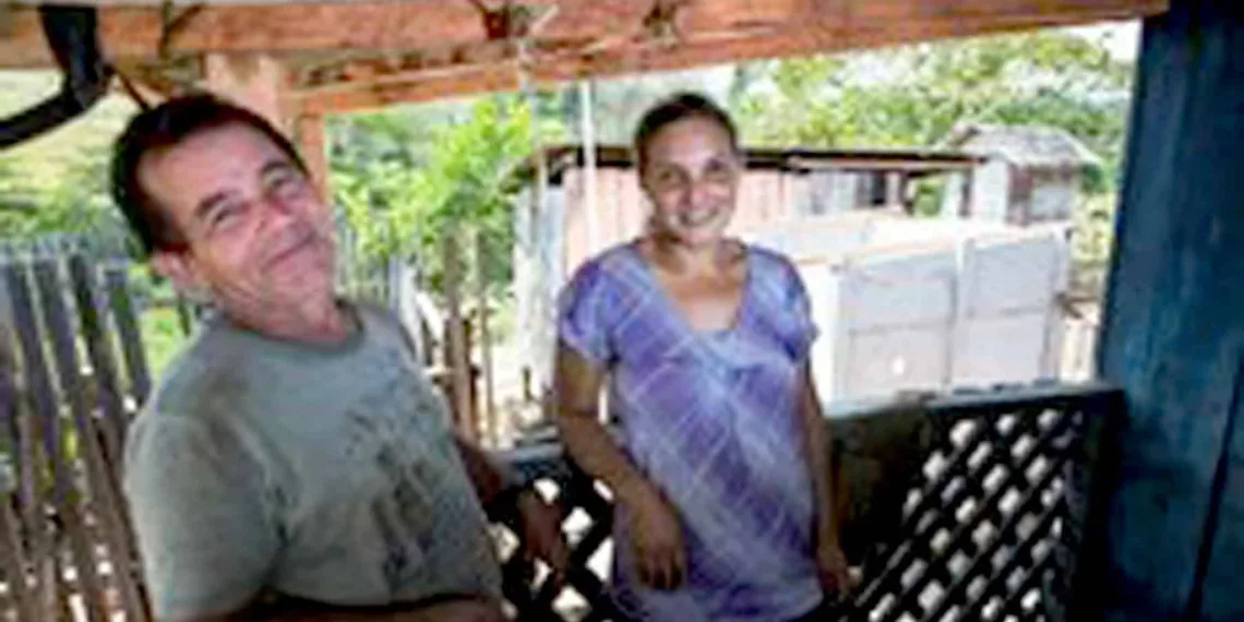 Maria e o marido têm acesso a água de qualidade. (FOTO: ubirajara machado/ ascom mds)