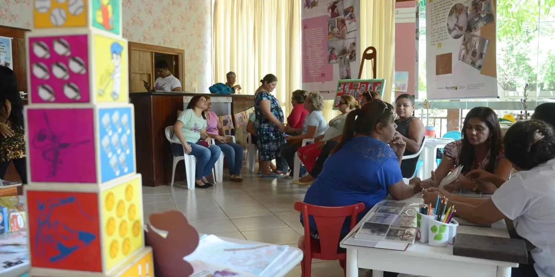 Exposição apresenta 25 anos de atuação de professores das Classes Hospitalares