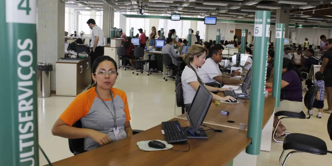 Sob pena de multa, Lei determina 30 minutos de espera para atendimentos no Detran