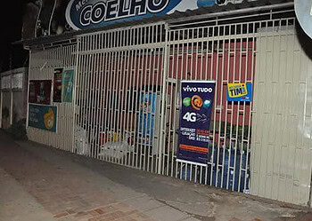 Dupla tentou assaltar uma mercearia, mas foi frustrada por um policial à paisana