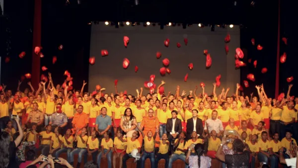 Projeto Bombeiro Mirim realiza formatura de mais 205 crianças na capital