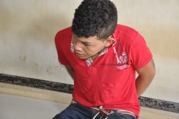 Denúncia anônima leva polícia a um laboratório de refino de cocaína