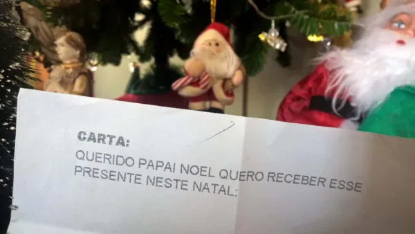 Cartinhas ao Papai Noel dos Correios podem ser adotadas até sexta-feira