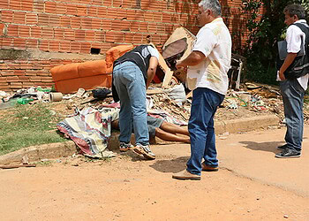 Vítima foi supostamente assassinada por duas pessoas na presença de testemunhas